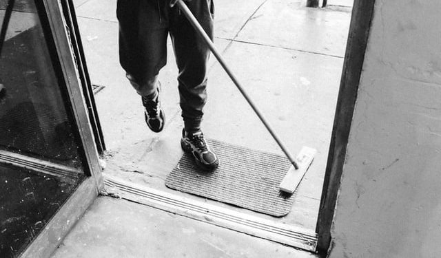 clean-the-floor